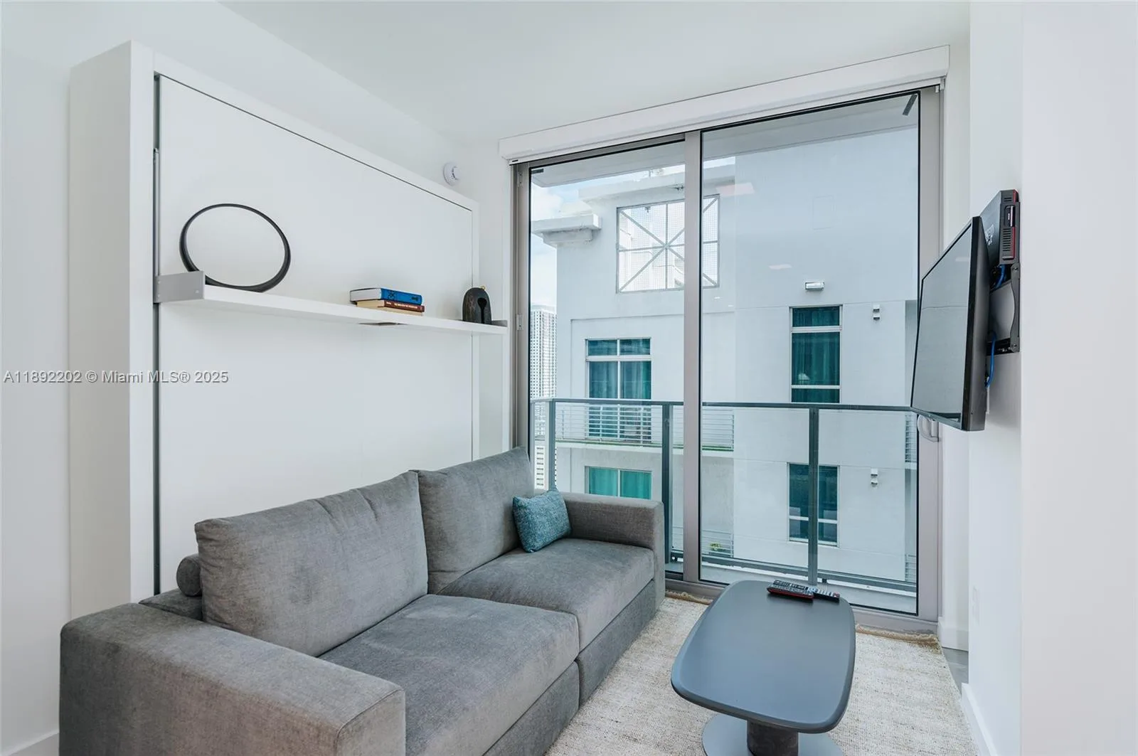 227 NE 2nd St # 2508, Miami, FL 33132 photo 4
