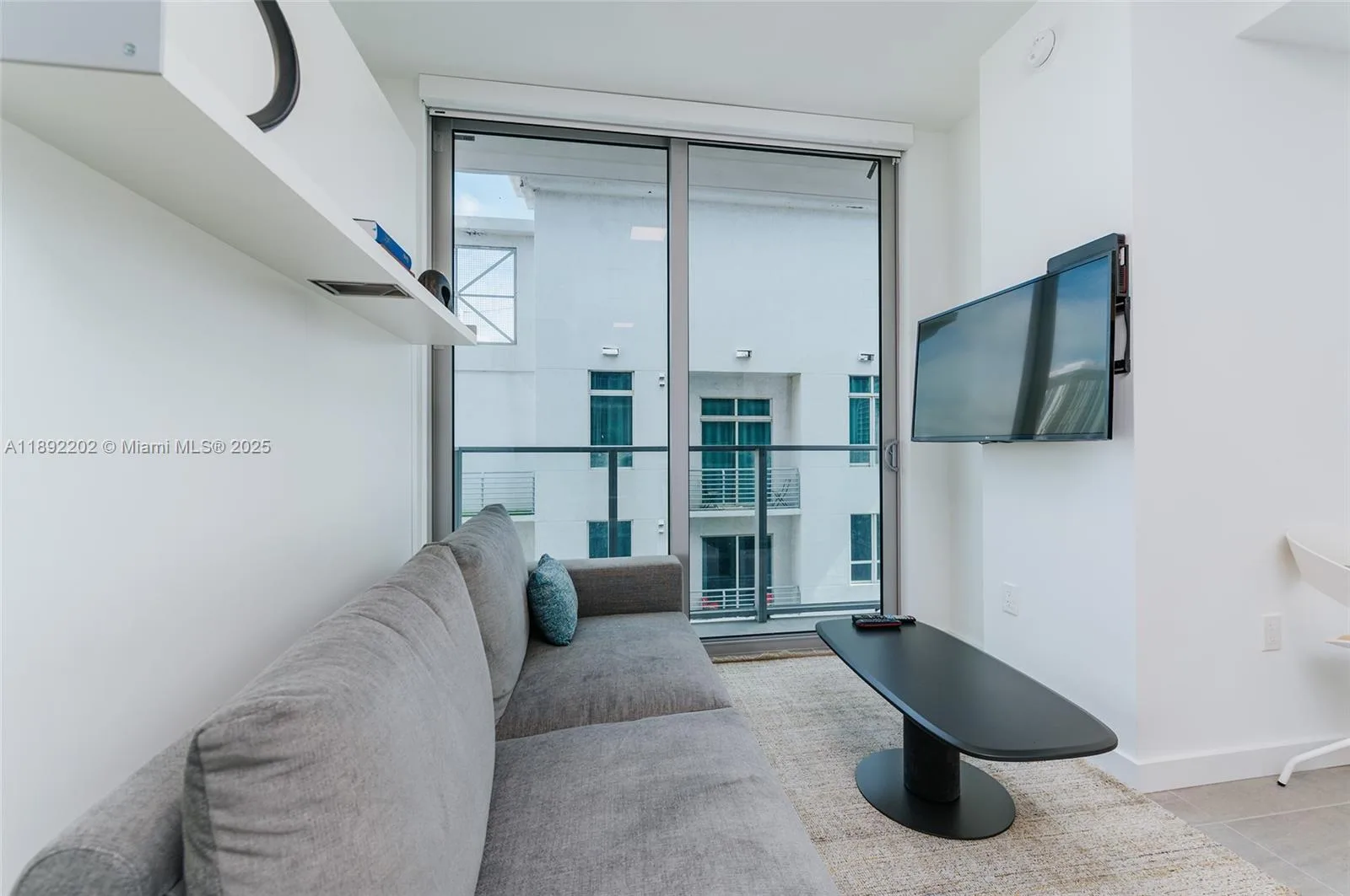 227 NE 2nd St # 2508, Miami, FL 33132 photo 5