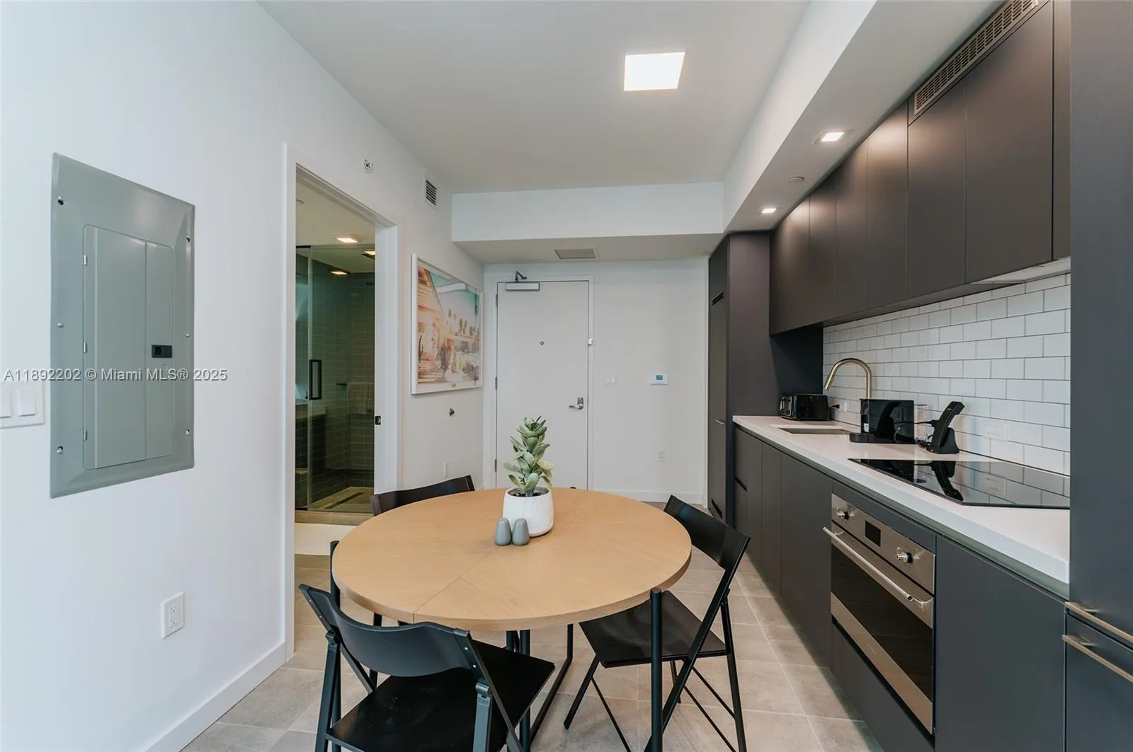 227 NE 2nd St # 2508, Miami, FL 33132 photo 8