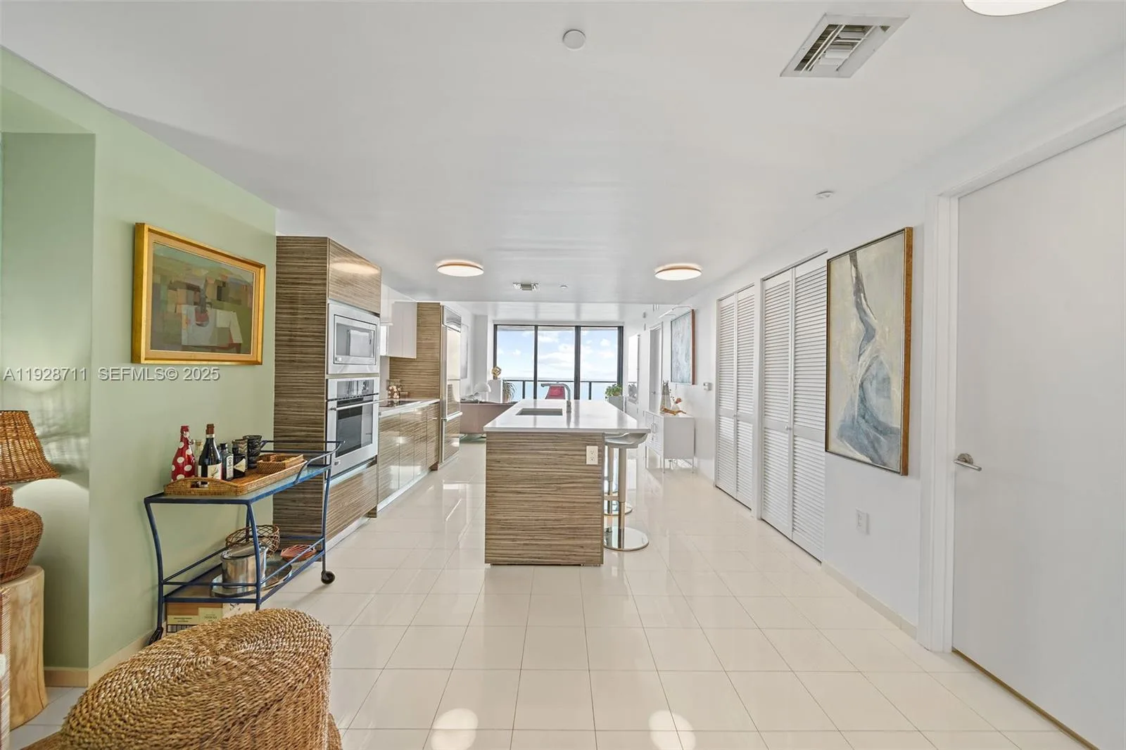 460 NE 28th St # 3904, Miami, FL 33137 photo 3