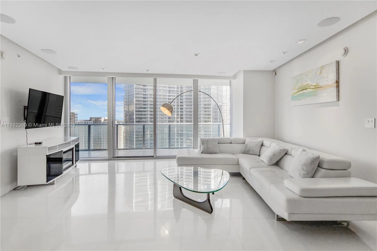 200 Biscayne Boulevard Way # 3508, Miami, FL 33131