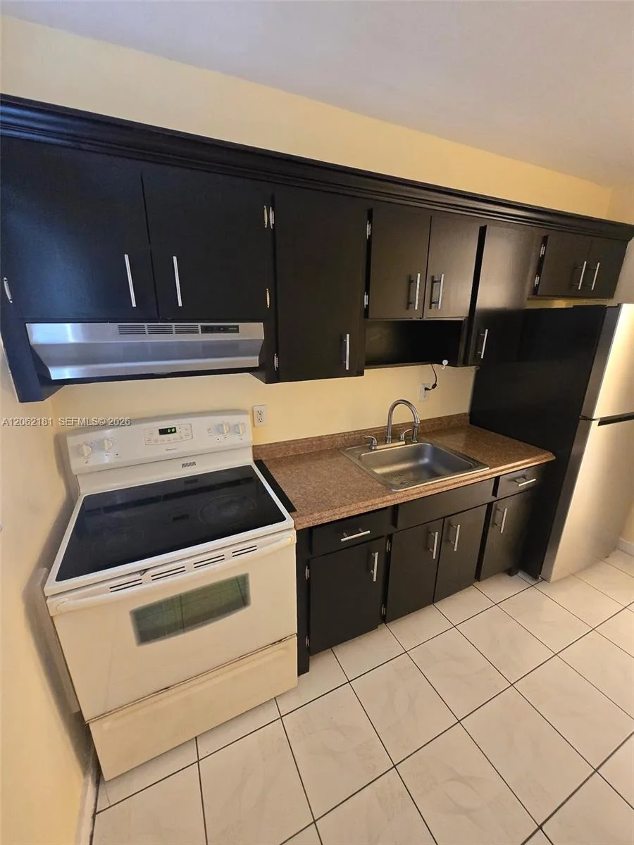 7340 NW 37th St # 1-4, Davie, FL 33024