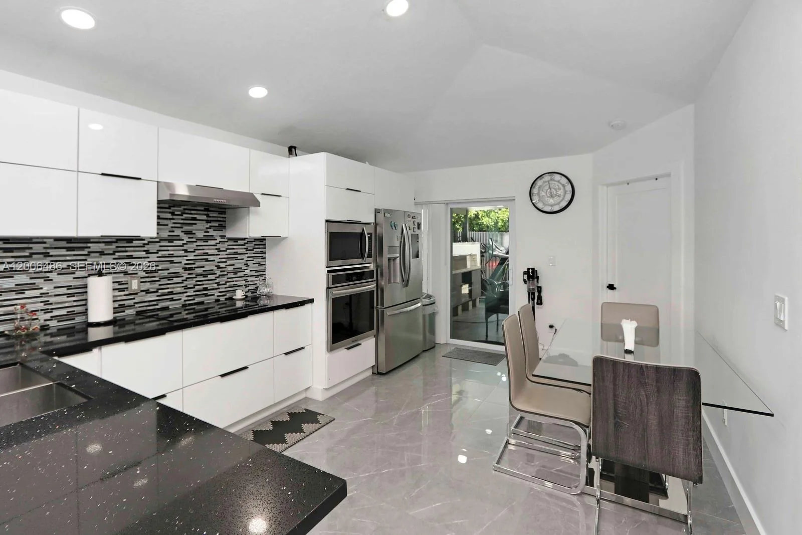 990 SW 9th Ct, Florida City, FL 33034 photo 4