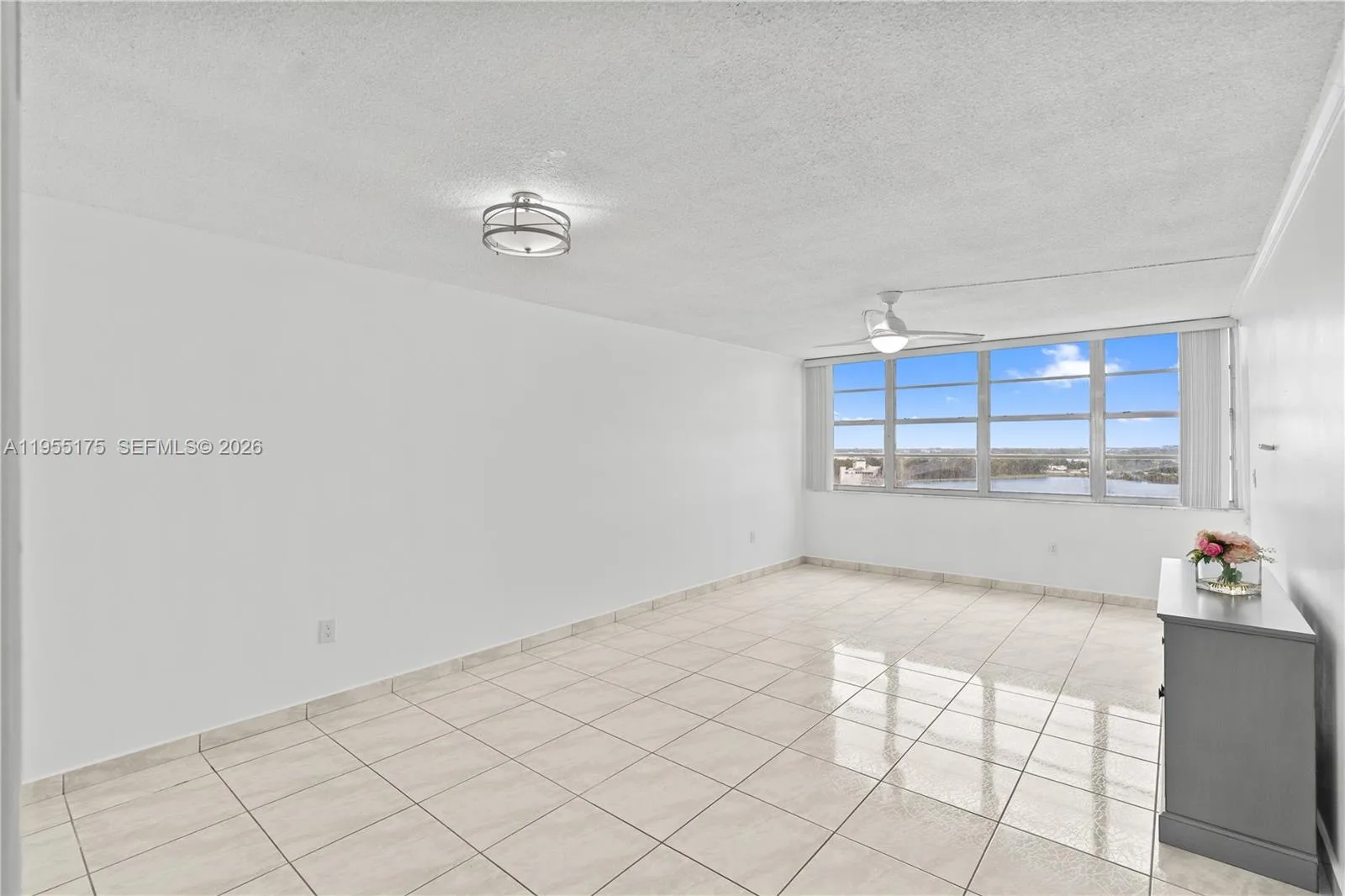 1301 NE Miami Gardens Dr # 1424W, Miami, FL 33179 photo 5