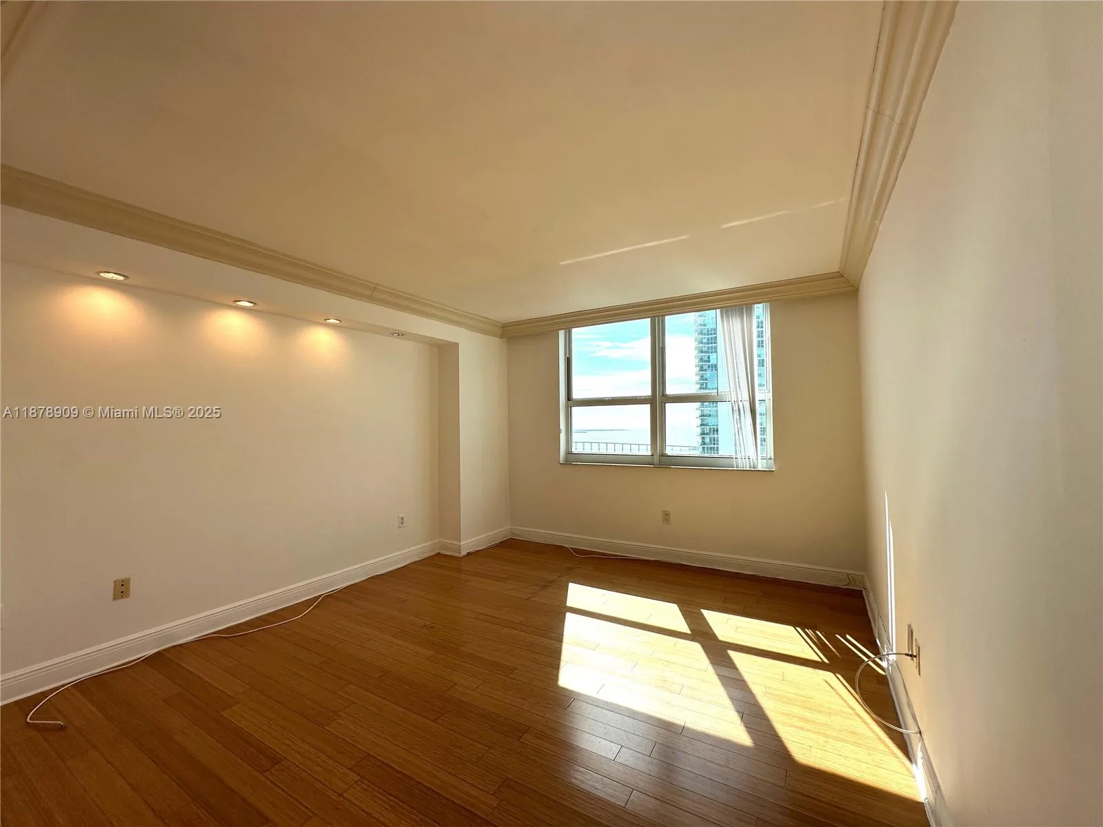 1155 Brickell Bay Dr # 3303, Miami, FL 33131 photo 4