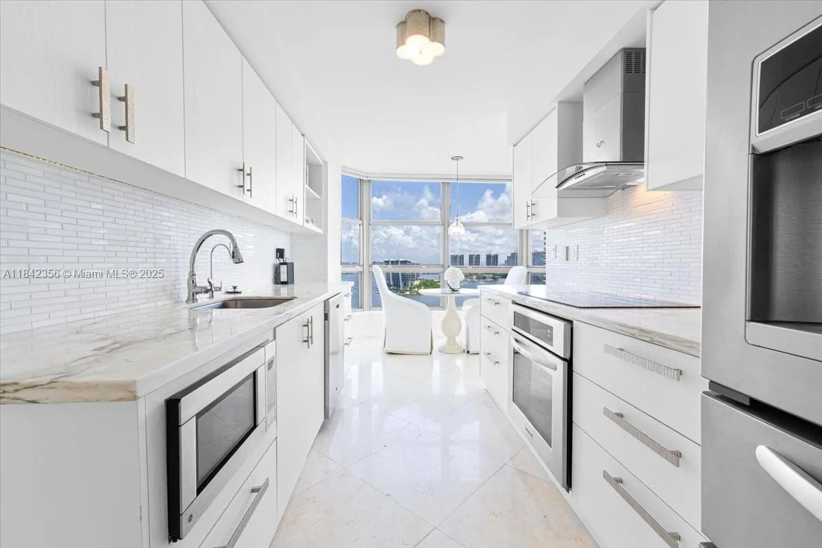 3500 Mystic Pointe Dr # 2101, Aventura, FL 33180 photo 2