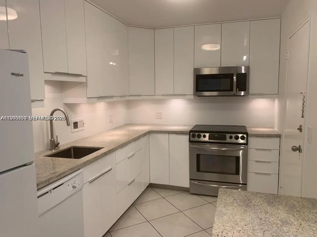 10185 Collins Ave # 1402, Bal Harbour, FL 33154