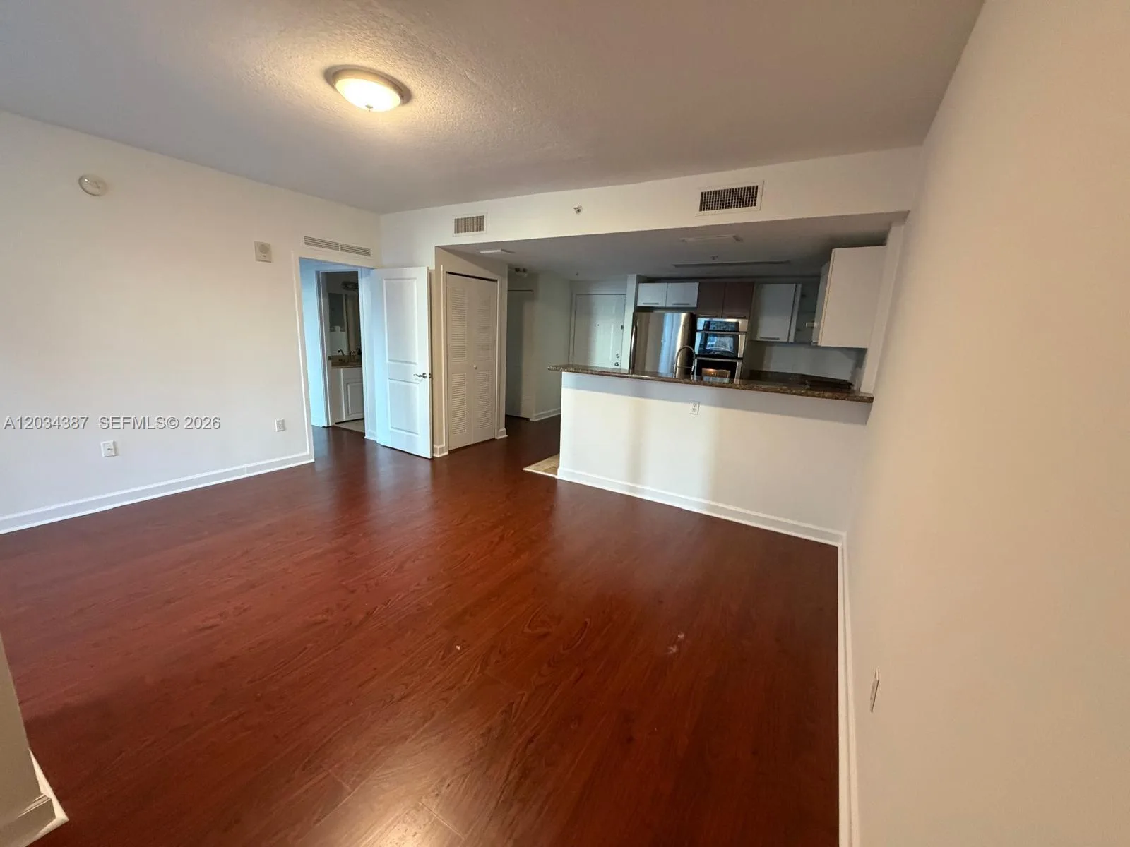 170 SE 14th St # 1406, Miami, FL 33131