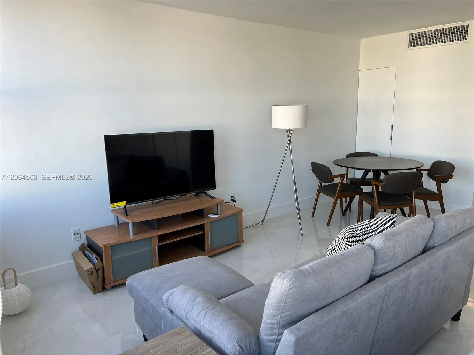 2899 Collins Ave # 610, Miami Beach, FL 33140 photo 10