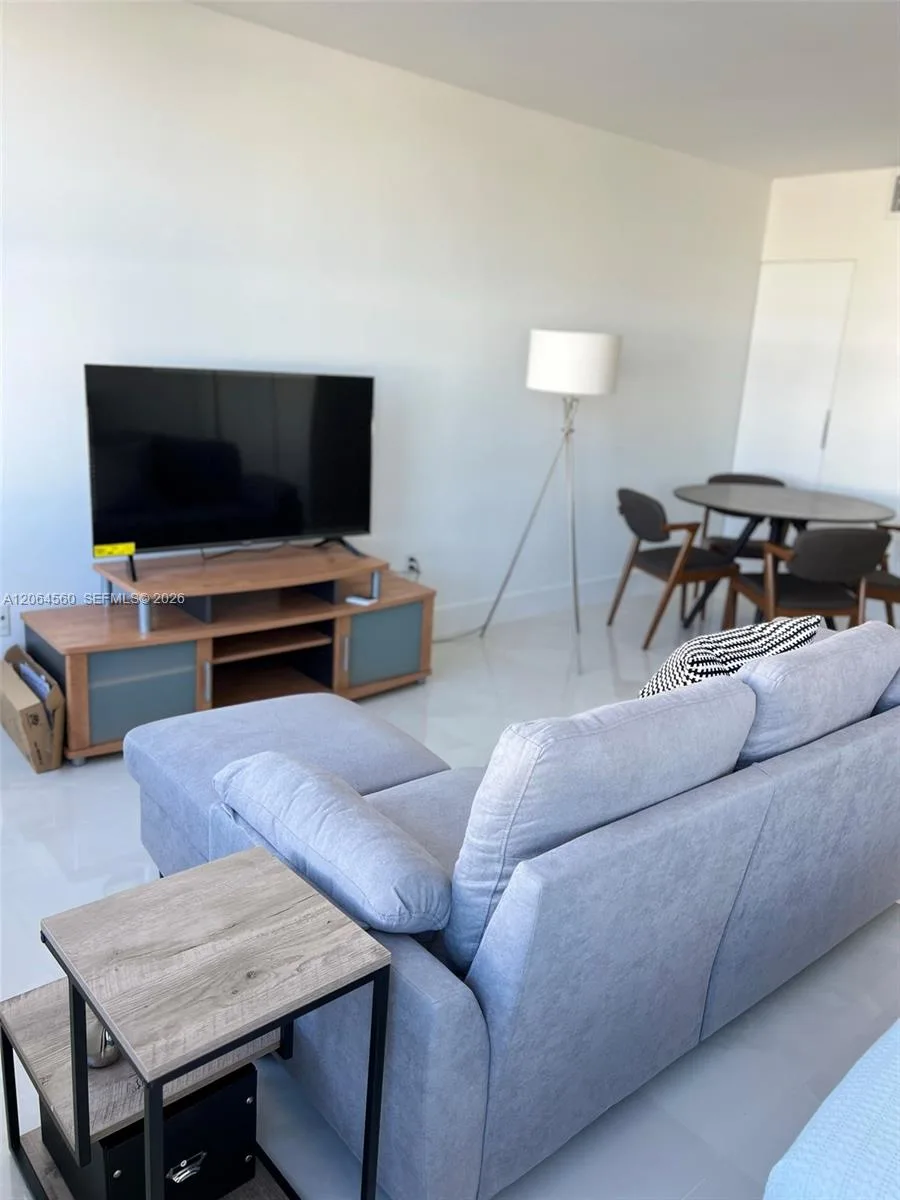 2899 Collins Ave # 610, Miami Beach, FL 33140 photo 9