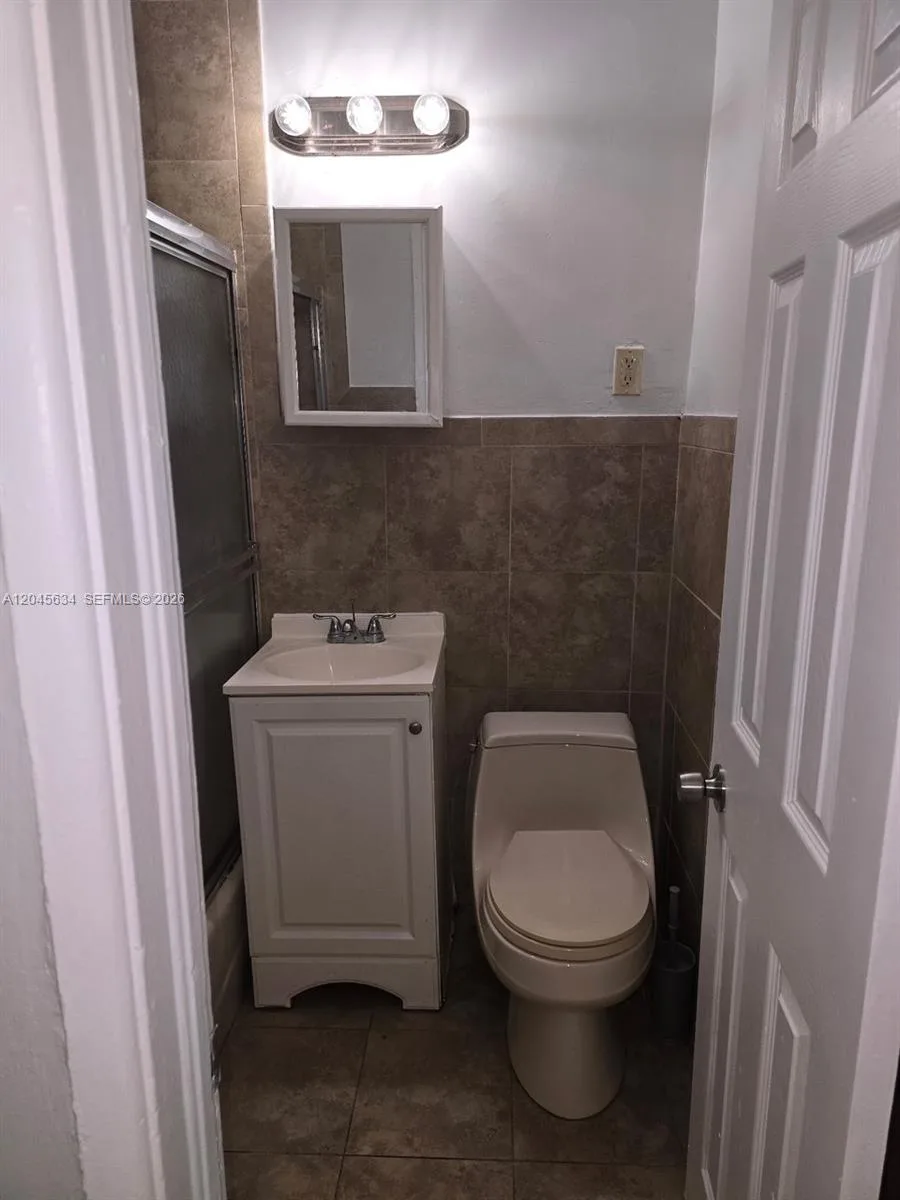 215 30th St # 22, Miami Beach, FL 33140 photo 10