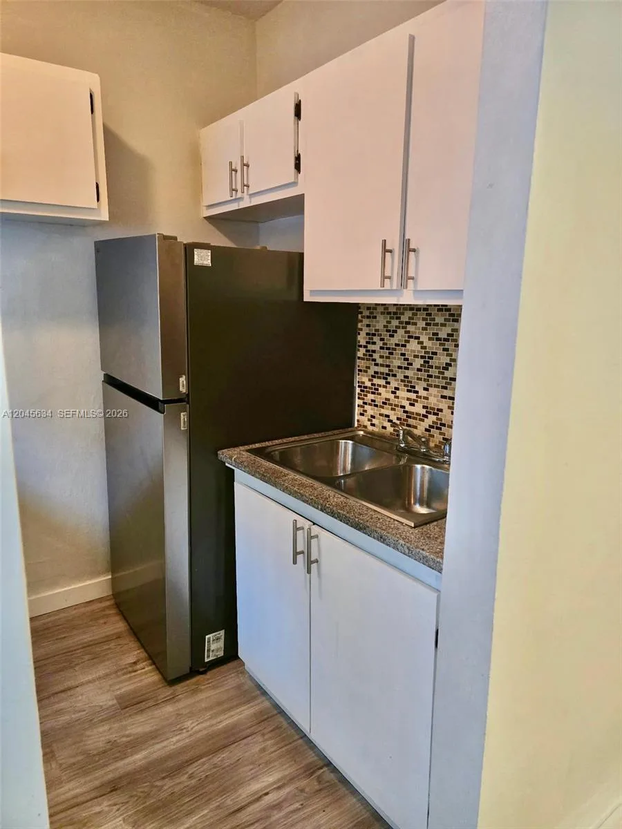 215 30th St # 22, Miami Beach, FL 33140 photo 6