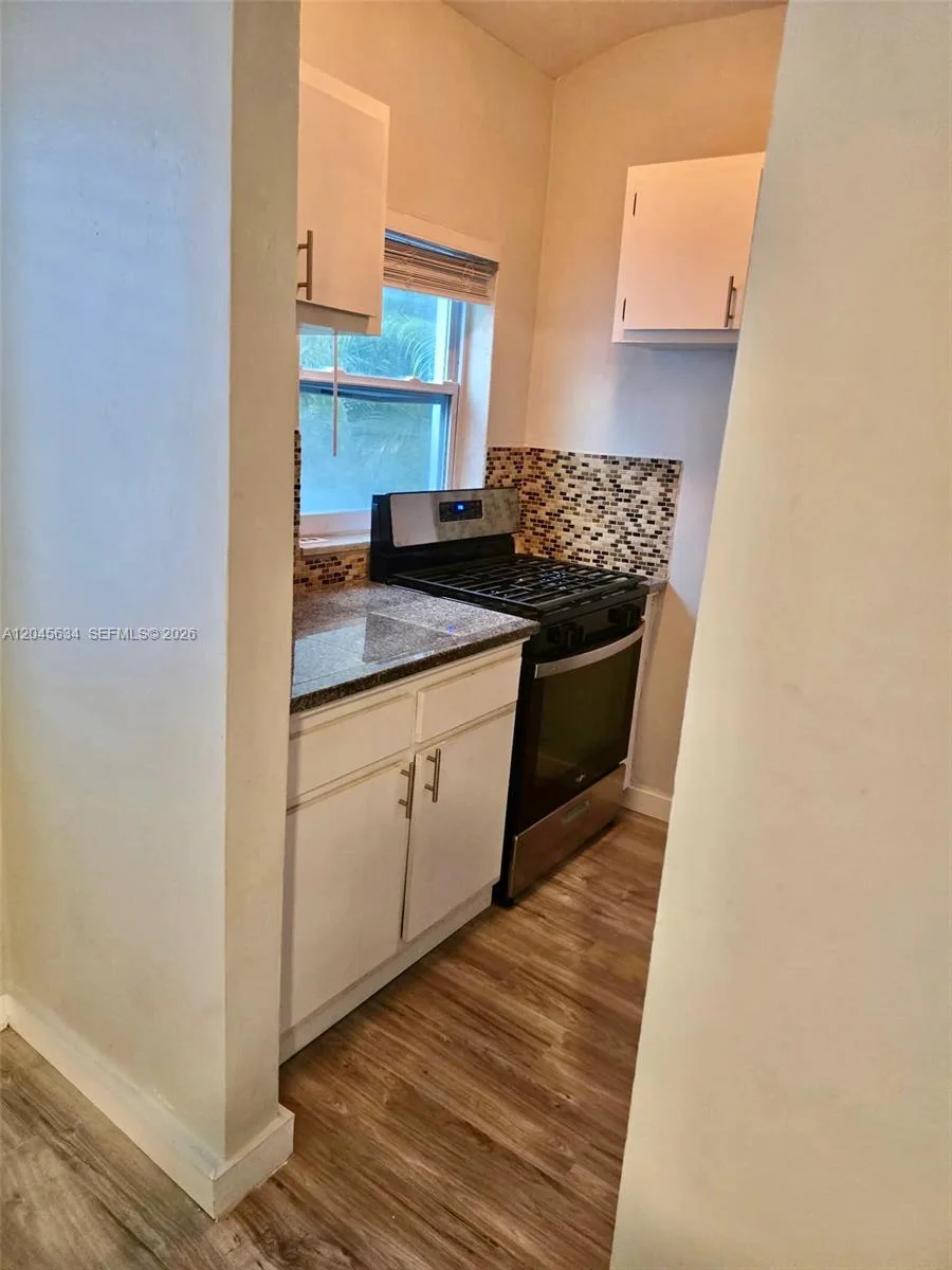 215 30th St # 22, Miami Beach, FL 33140 photo 7