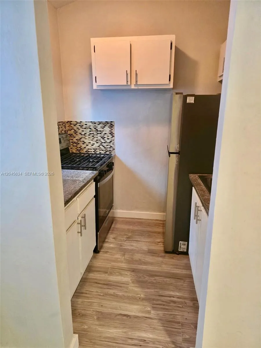 215 30th St # 22, Miami Beach, FL 33140 photo 8