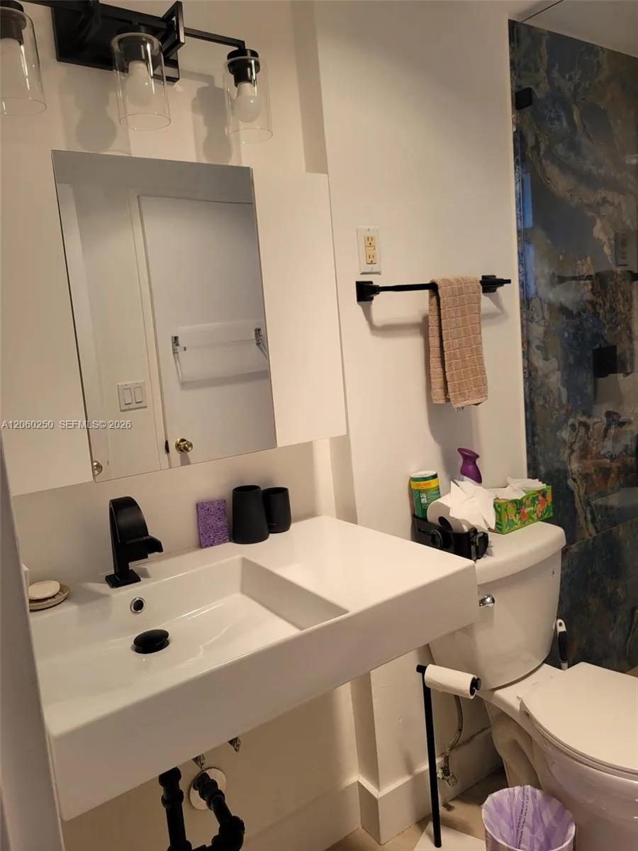 220 Kings Point Dr # 606, Sunny Isles Beach, FL 33160 photo 13