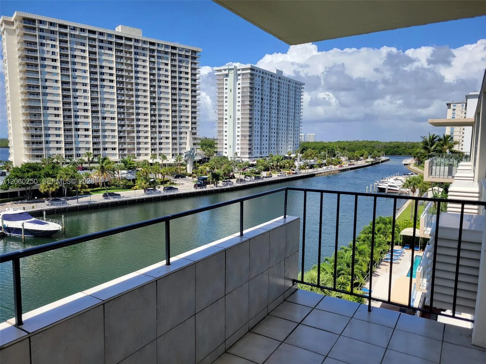 220 Kings Point Dr # 606, Sunny Isles Beach, FL 33160 photo 3