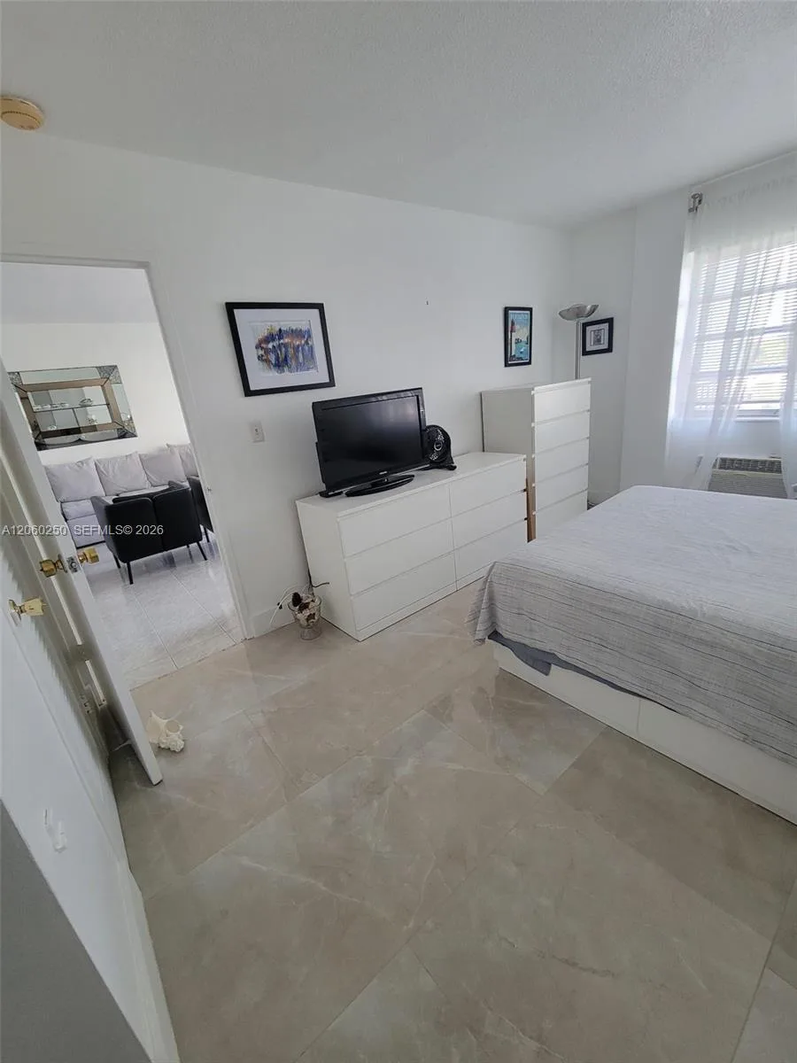 220 Kings Point Dr # 606, Sunny Isles Beach, FL 33160 photo 6