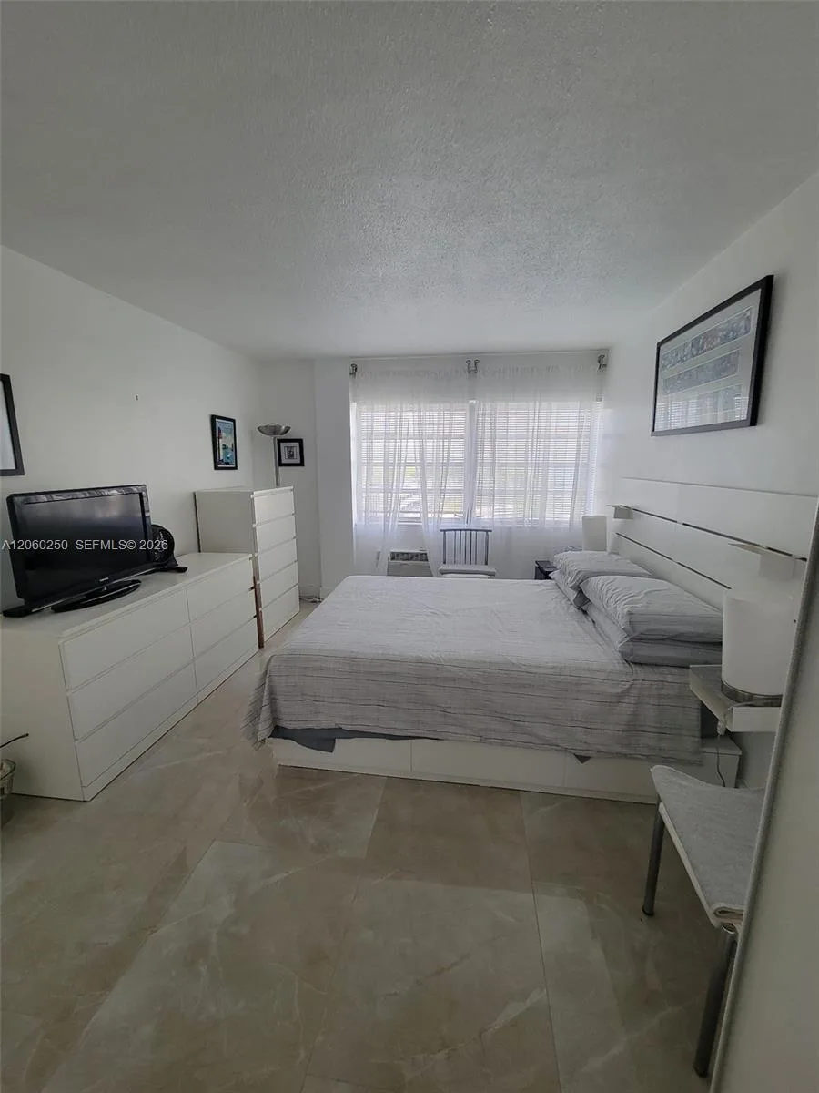 220 Kings Point Dr # 606, Sunny Isles Beach, FL 33160 photo 9