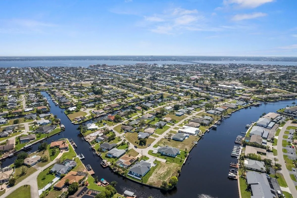 1107 SE 38 ST, Cape Coral, FL 33904 photo 10