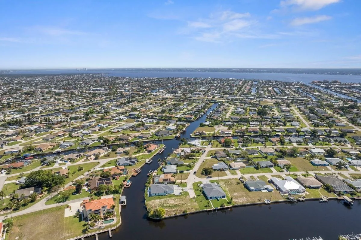 1107 SE 38 ST, Cape Coral, FL 33904 photo 11