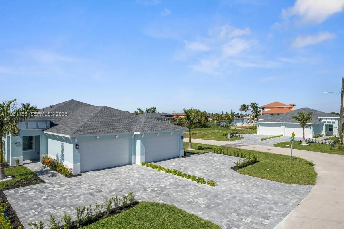 1107 SE 38 ST, Cape Coral, FL 33904 photo 2
