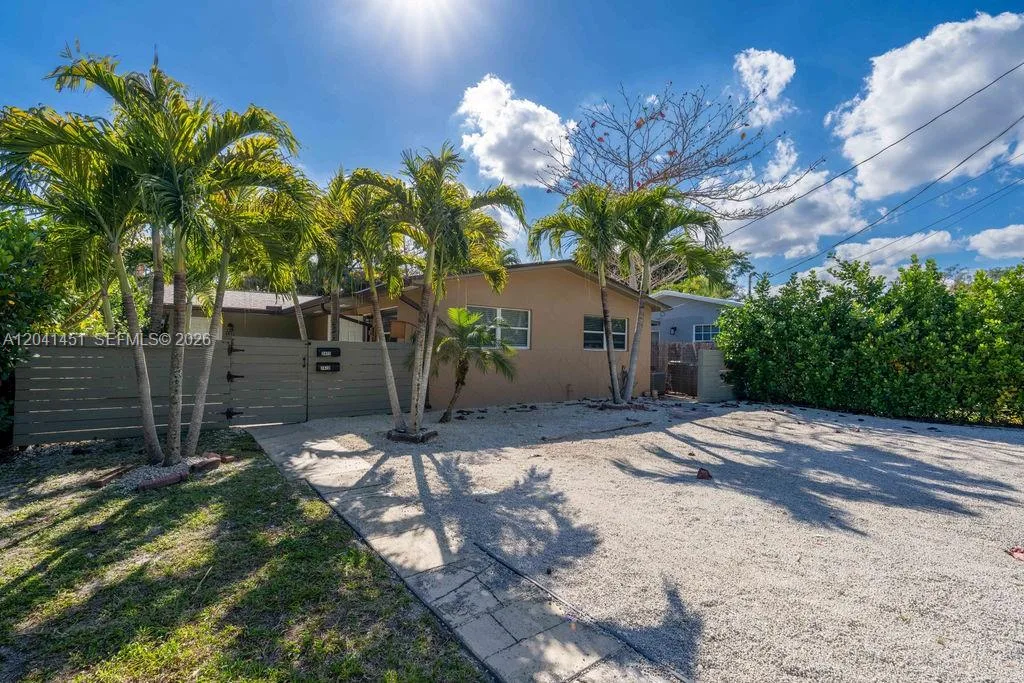 2470 NE 182nd Ter # 1, North Miami Beach, FL 33160