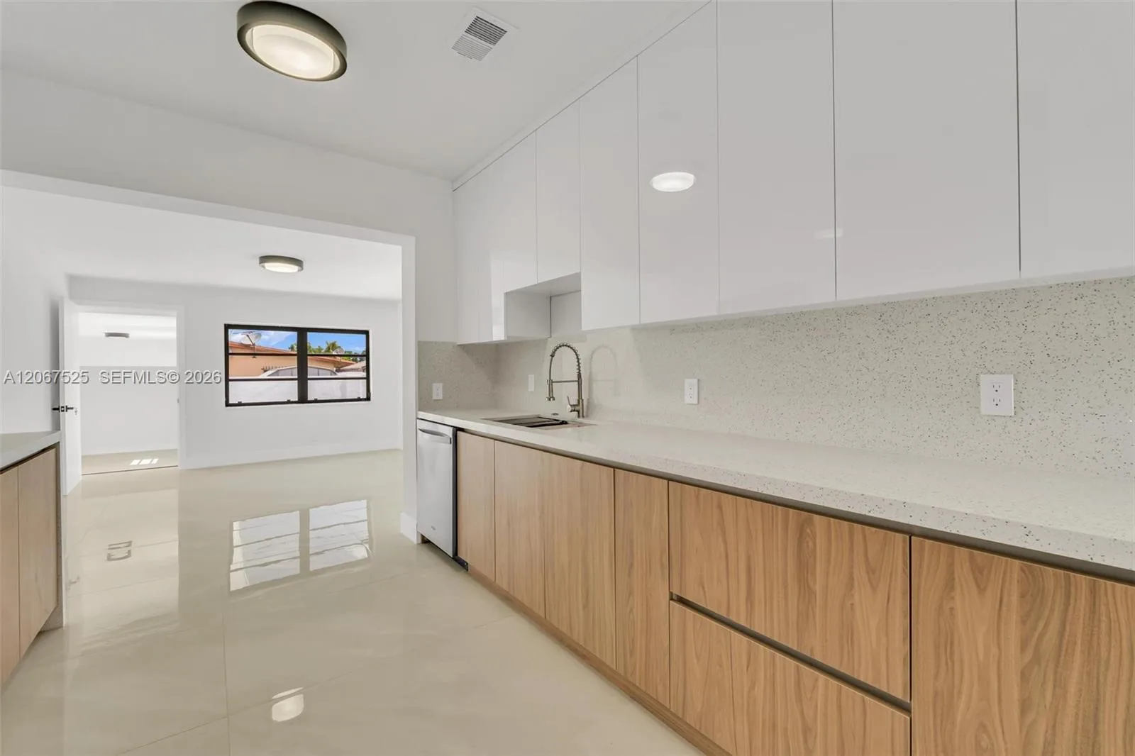 611 SE 4th St, Hialeah, FL 33010