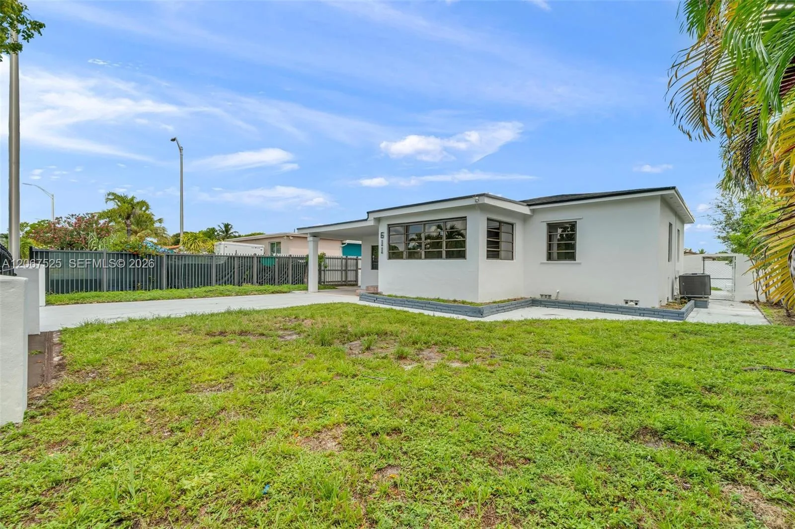 611 SE 4th St, Hialeah, FL 33010 photo 2
