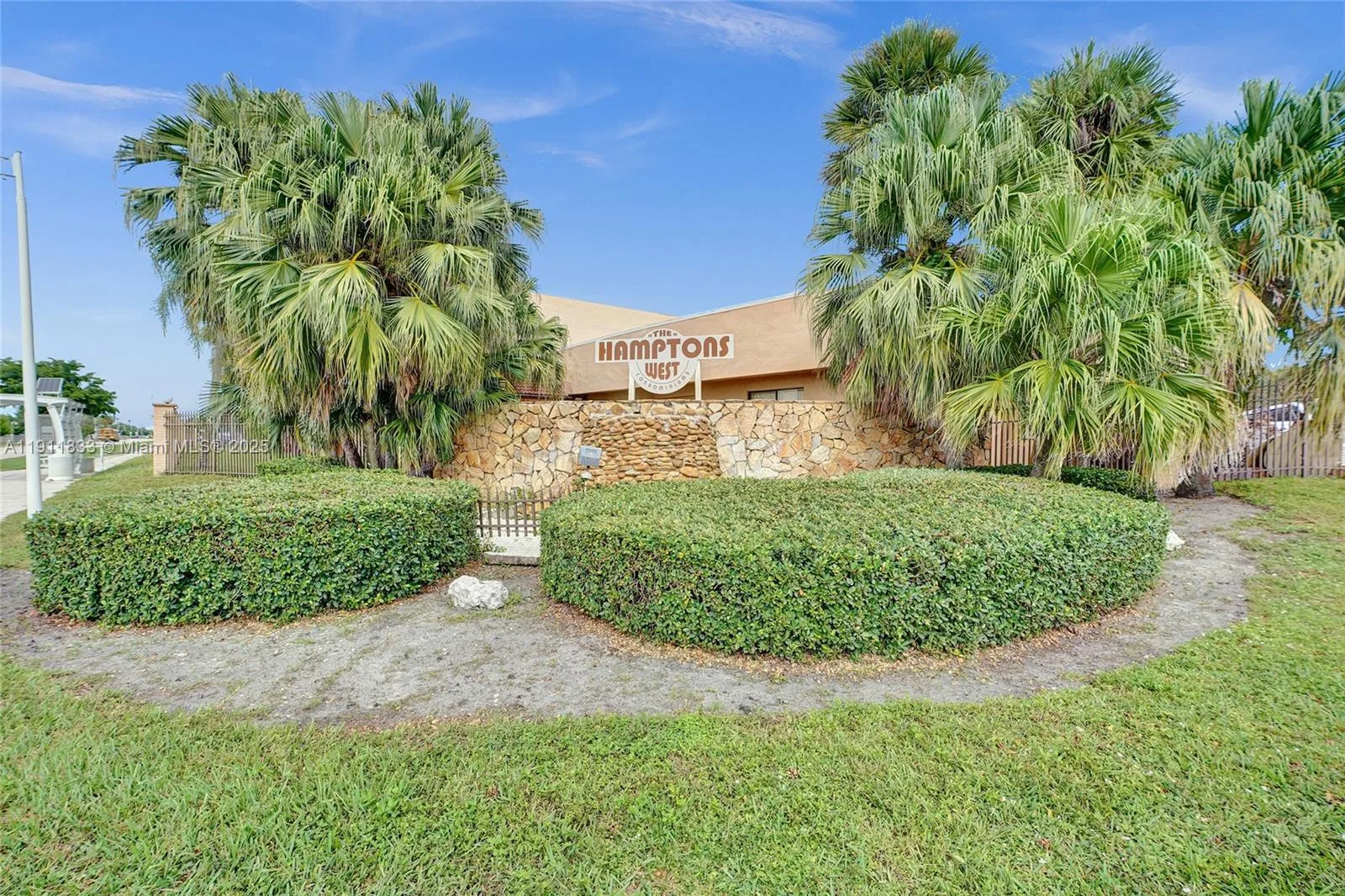 8010 Hampton Blvd # 211, North Lauderdale, FL 33068