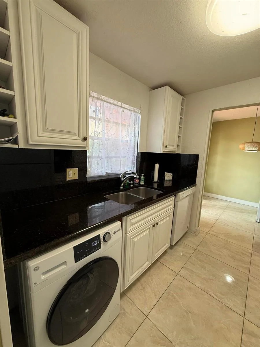 22 GOLFS EDGE # B, West Palm Beach, FL 33417 photo 4