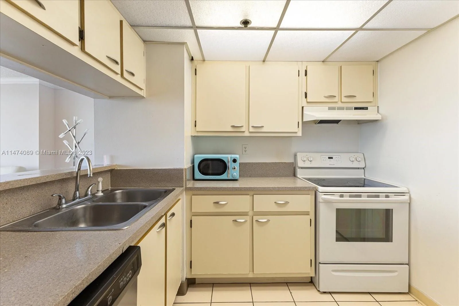 7601 E Treasure Dr # 2311, North Bay Village, FL 33141 photo 5