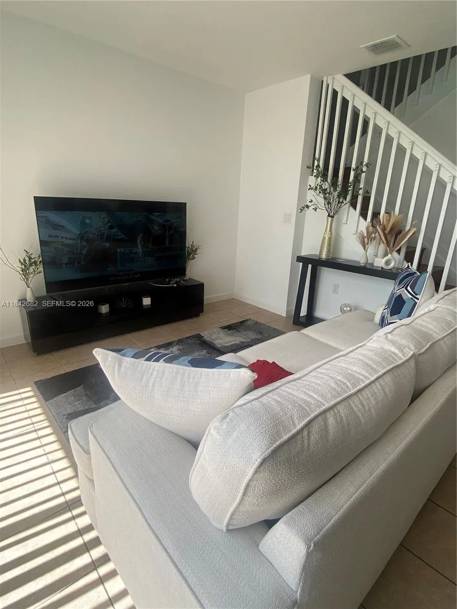 991 NE 42nd Ave # 0, Homestead, FL 33033 photo 8