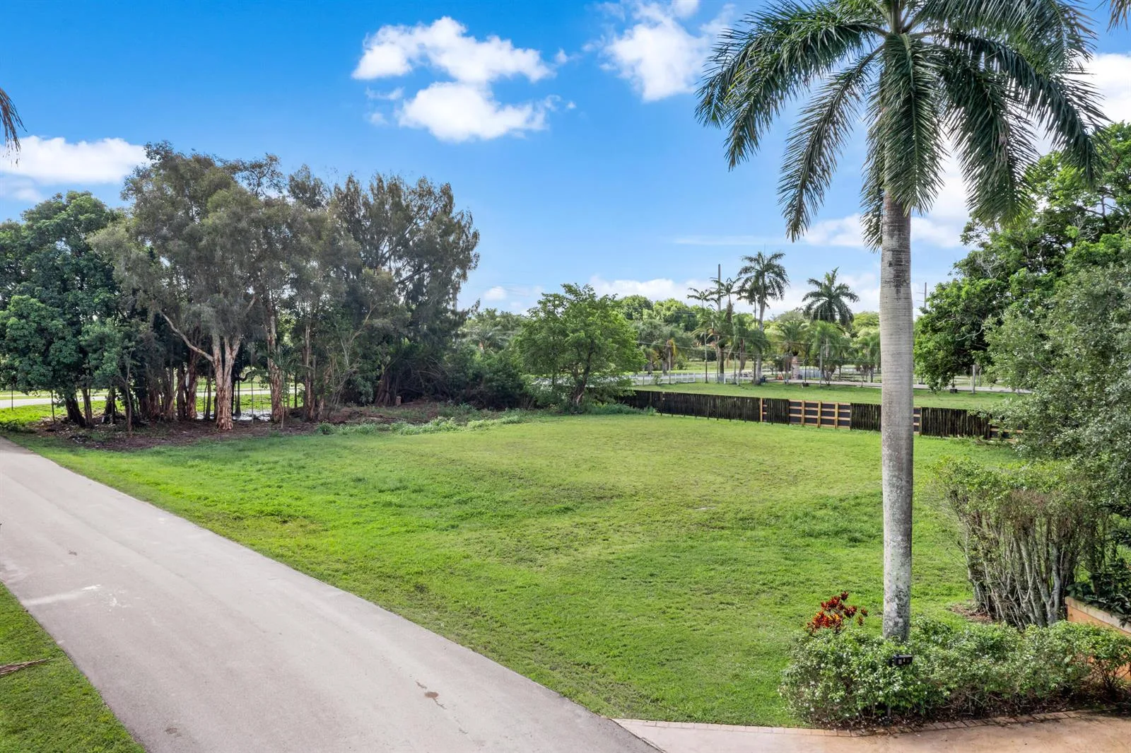 11200 NW 14th Street, Plantation, FL 33323