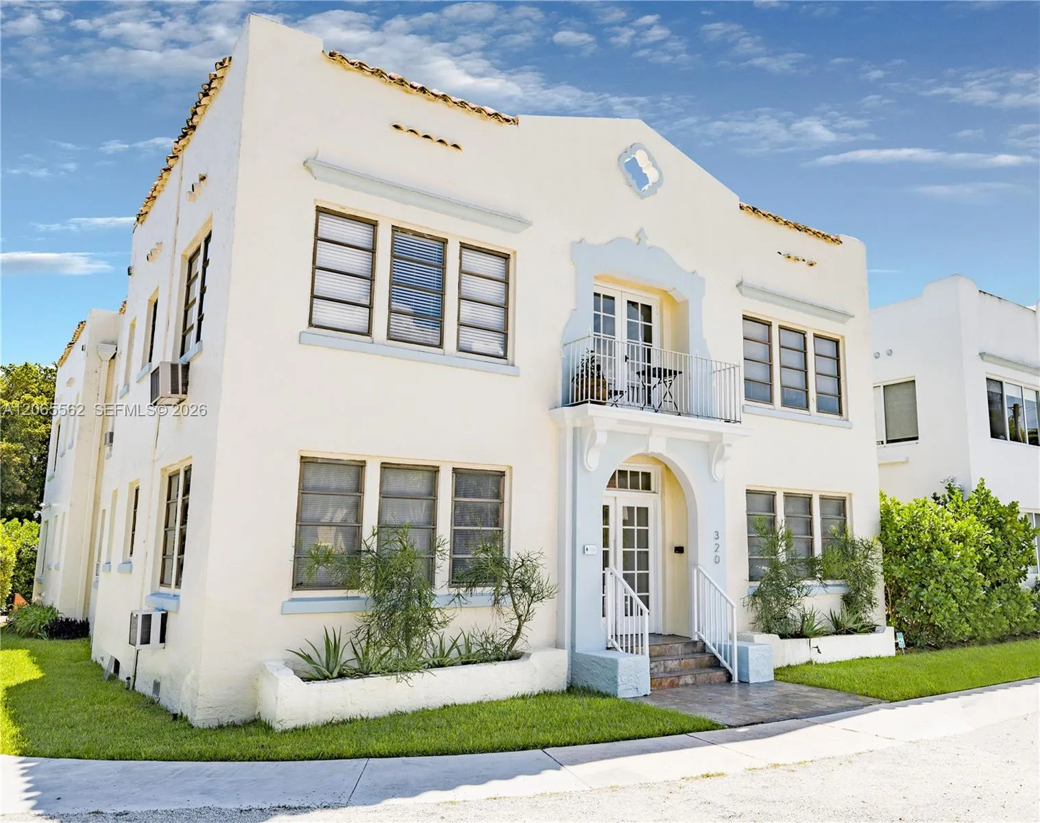 320 Mendoza Ave # 5, Miami, FL 33134
