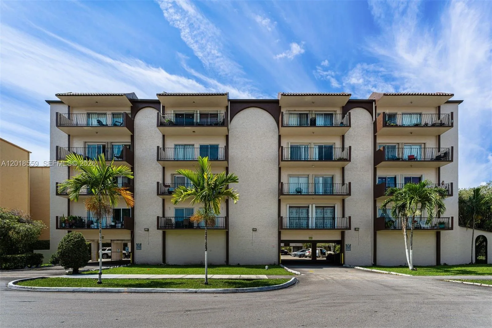 1950 W 54th St # 406, Hialeah, FL 33012