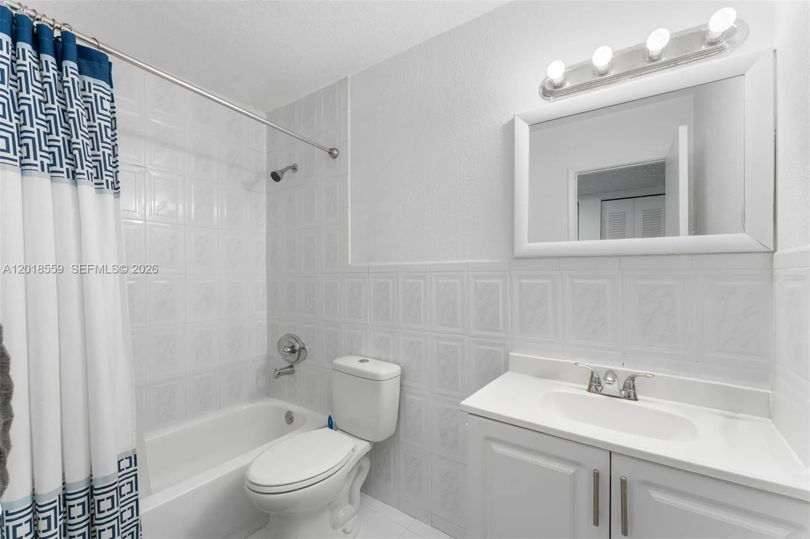 1950 W 54th St # 406, Hialeah, FL 33012 photo 10