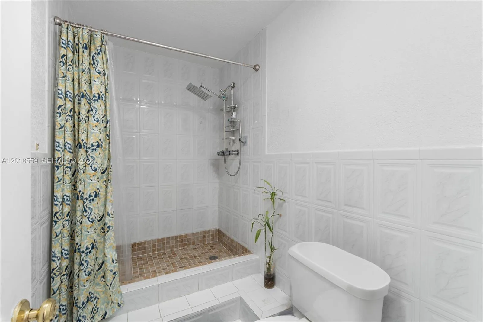 1950 W 54th St # 406, Hialeah, FL 33012 photo 8