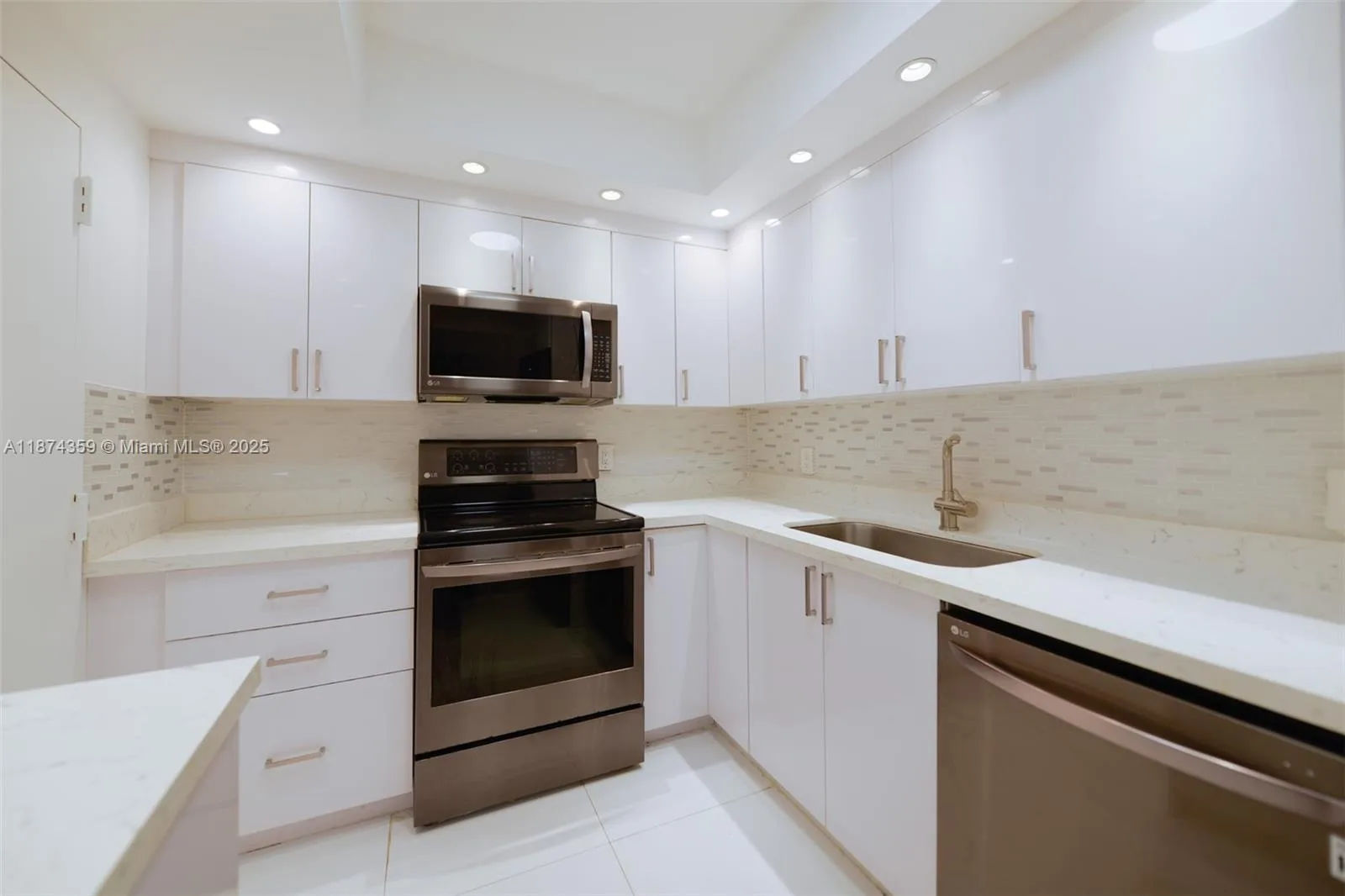 1980 S Ocean Dr # PHA, Hallandale Beach, FL 33009 photo 13