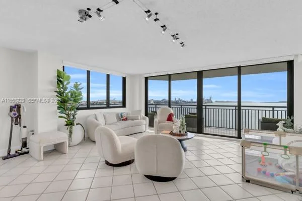 540 Brickell Key Dr # 832, Miami, FL 33131 photo 2
