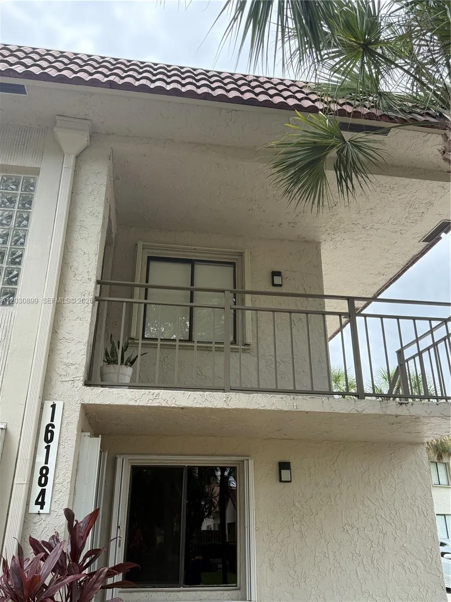 16184 Laurel Dr # 204, Weston, FL 33326 photo 2