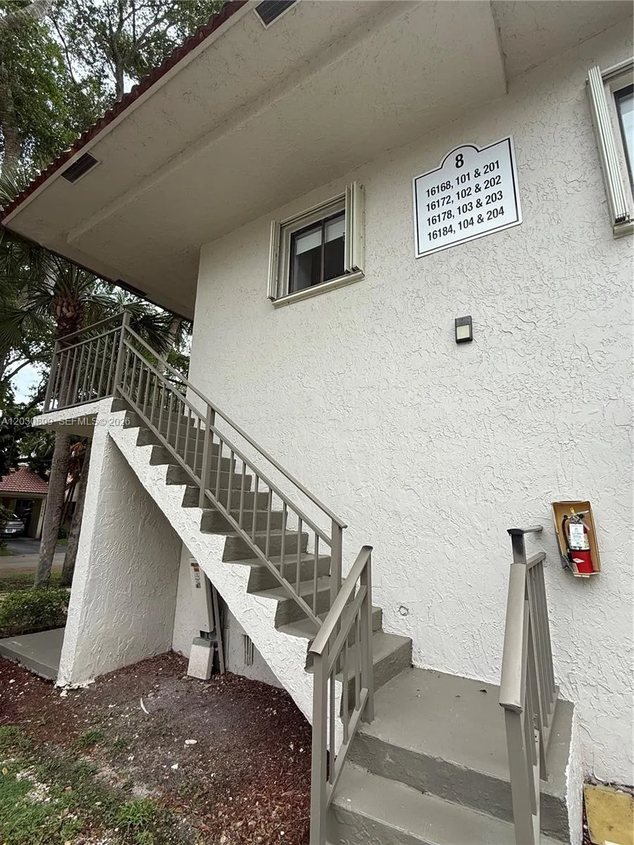 16184 Laurel Dr # 204, Weston, FL 33326 photo 3