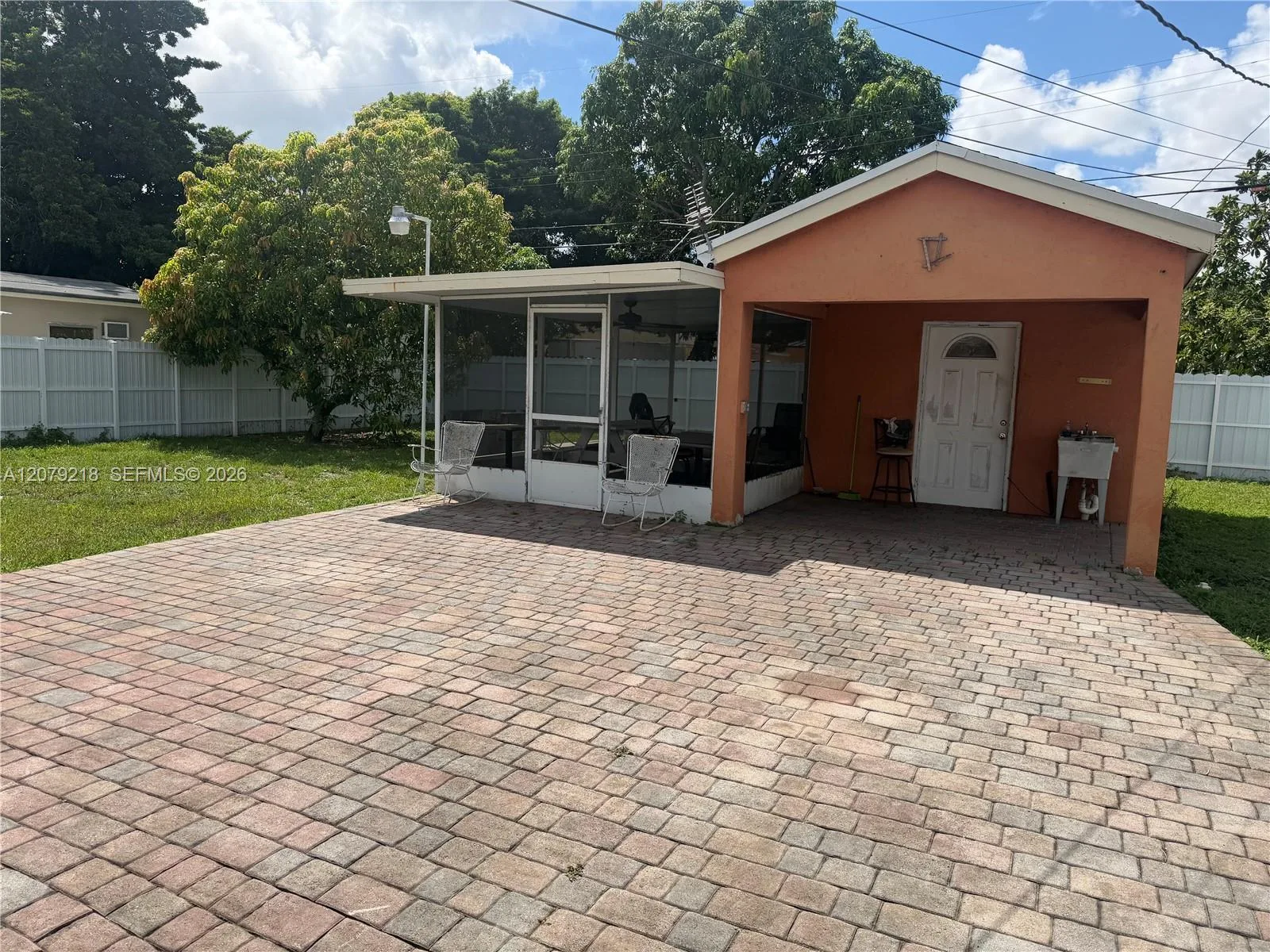 962 E 19th St, Hialeah, FL 33013 photo 10