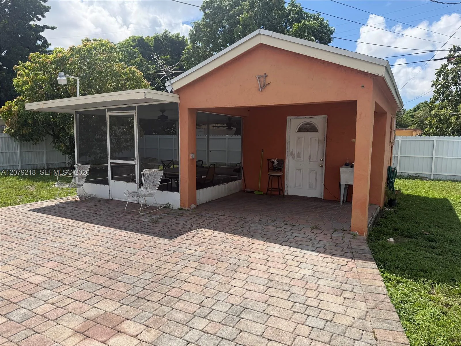 962 E 19th St, Hialeah, FL 33013 photo 9