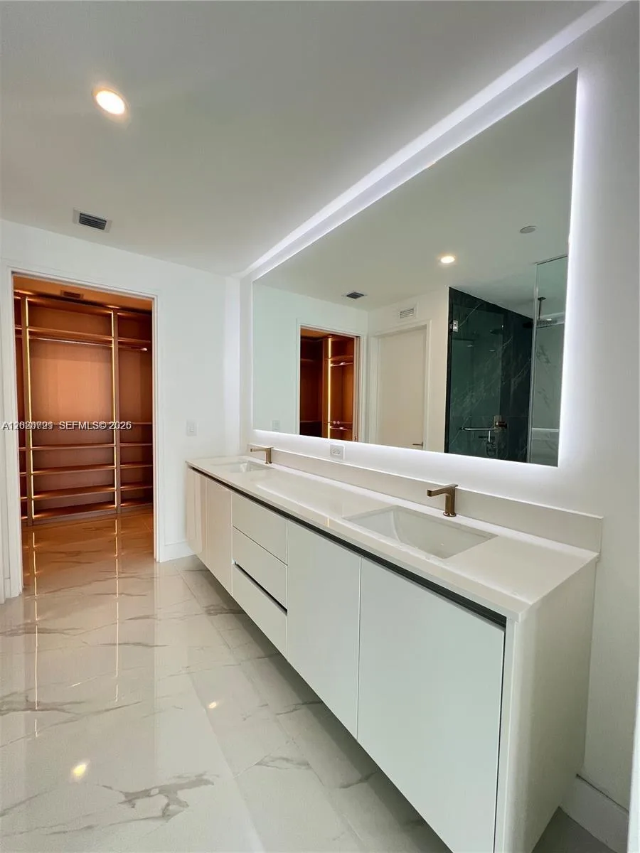 700 NE 24th St # 1006, Miami, FL 33137 photo 13