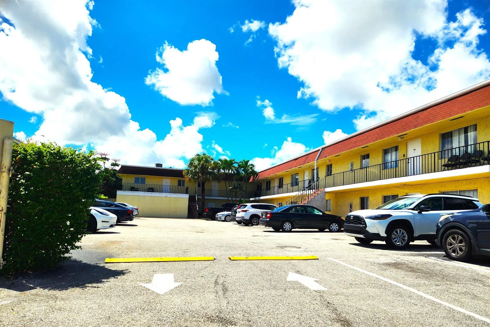 1020 CRYSTAL LAKE Drive # 103, Deerfield Beach, FL 33064