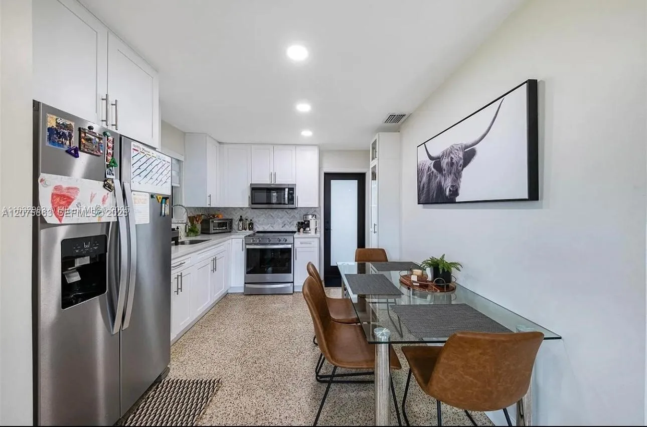 30 NW 56th Ct, Miami, FL 33126 photo 6
