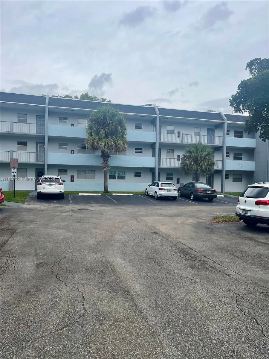 8351 Sands Point Blvd # A208, Tamarac, FL 33321