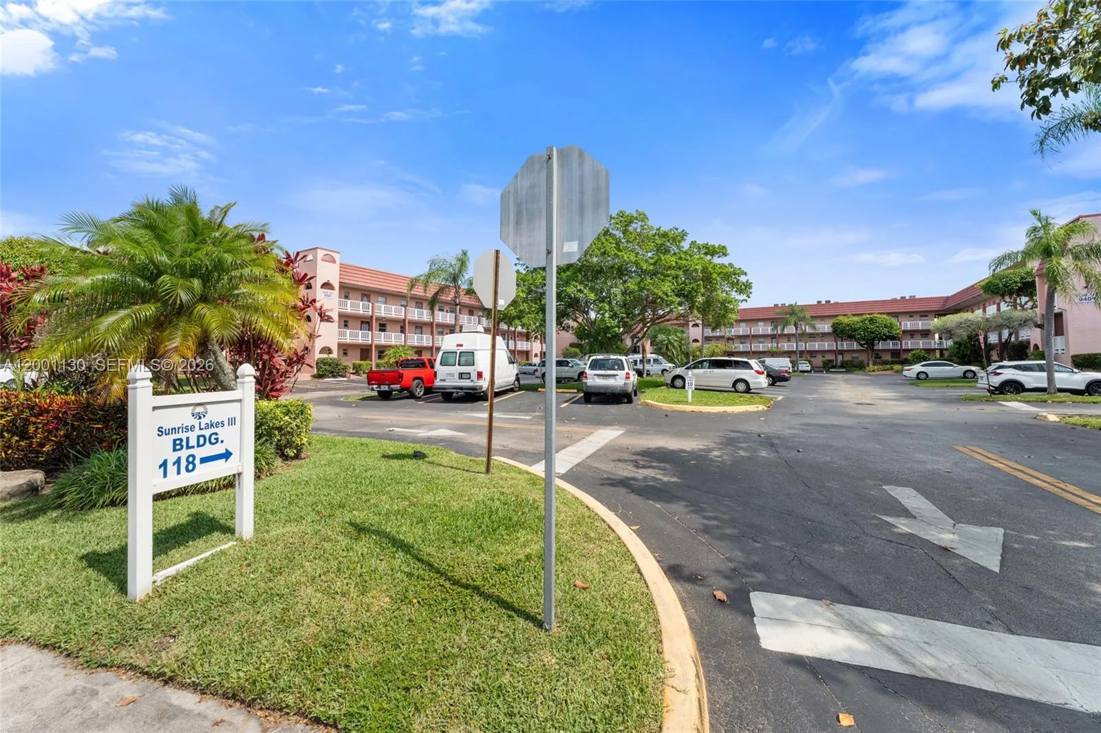 9401 Sunrise Lakes Blvd # 307, Sunrise, FL 33322