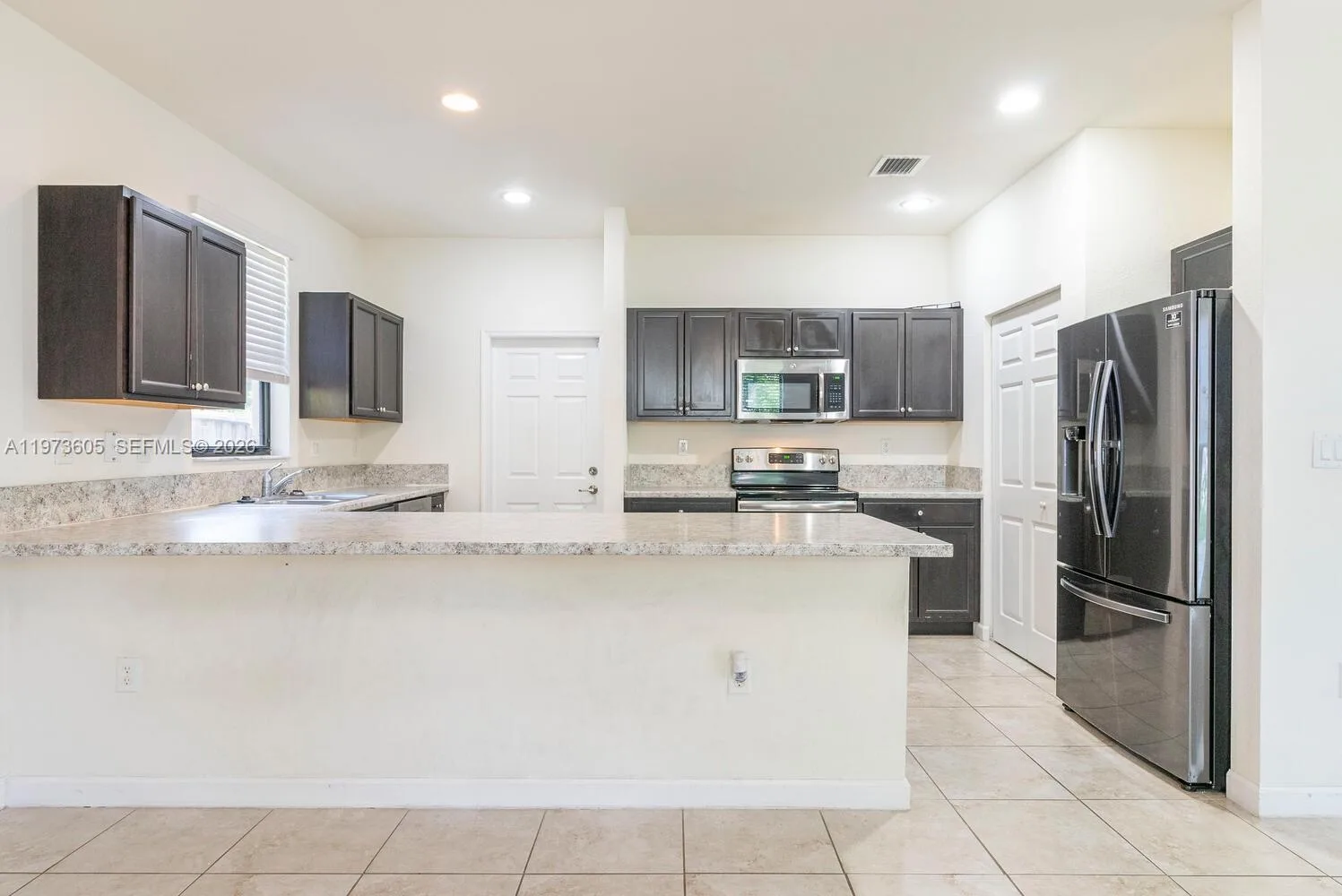516 SE 35th Ter, Homestead, FL 33033 photo 8