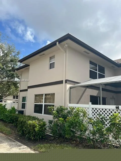 5 Amherst Ct # D, Royal Palm Beach, FL 33411